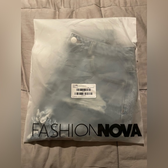 Fashionnova size 5 dark denim - Picture 3 of 3